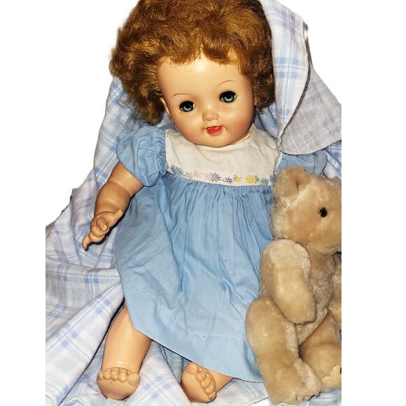 20" Vintage "Cuddles Up" Drink, Wet, Cry~Oil Cloth & Vinyl Baby W/Bear, Blanket - Picture 2 of 12